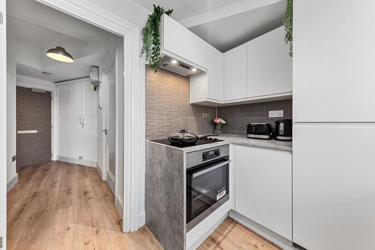 Central London Luxury, Relaxing Apartment! 2 Mins From Paddington Station! Quarto foto